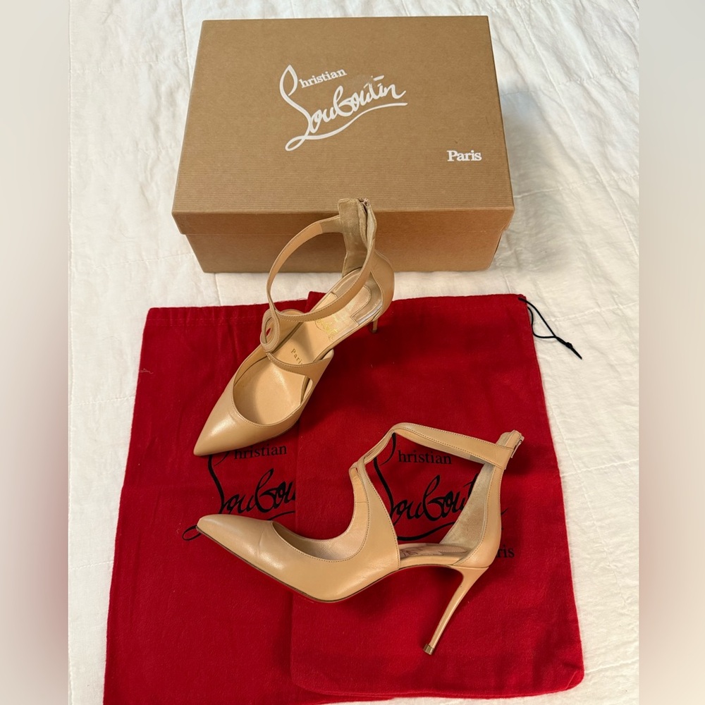 Saks Fifth Avenue Tan Heels
